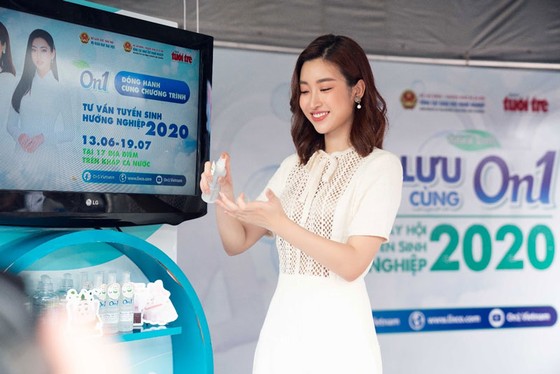 ON1 trao tặng hơn 60.000 'combo sạch khuẩn' cho ngày hội tư vấn tuyển sinh 2020 tại TPHCM và Hà Nội ảnh 3