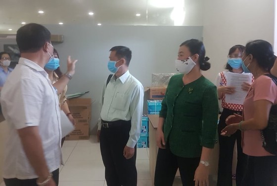Đoàn giám sát về tuyên truyền, vận động phòng chống Covid-19 kiểm tra thực tế phường Thảo Điền ảnh 1