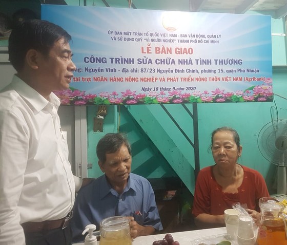 Bàn giao 4 công trình sửa chữa nhà tình thương cho hộ nghèo ảnh 1