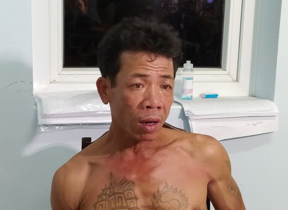 Tạm giữ đối tượng dùng dao chém công an phường ảnh 1