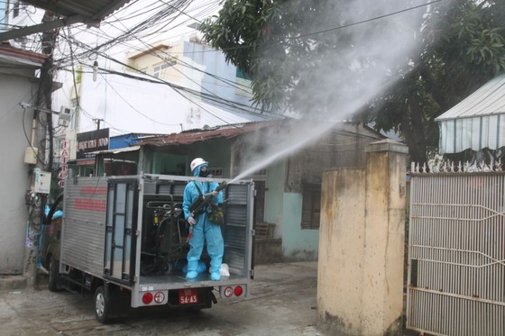 Quân đội tiến hành khử khuẩn quận Sơn Trà, TP Đà Nẵng ảnh 8