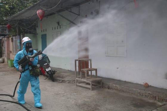 Quân đội tiến hành khử khuẩn quận Sơn Trà, TP Đà Nẵng ảnh 9