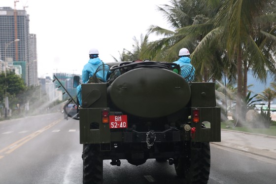 Quân đội tiến hành khử khuẩn quận Sơn Trà, TP Đà Nẵng ảnh 10
