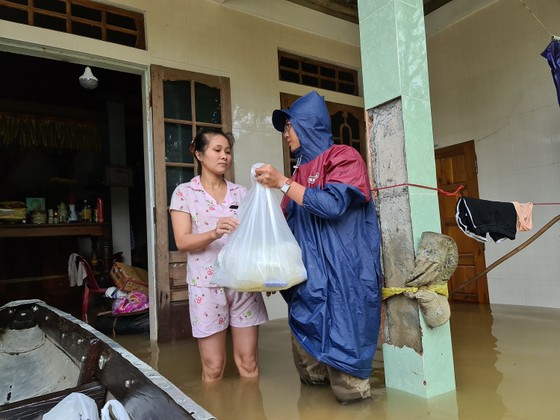 Báo SGGP tiếp tục hỗ trợ người dân vùng lũ Quảng Trị ảnh 5