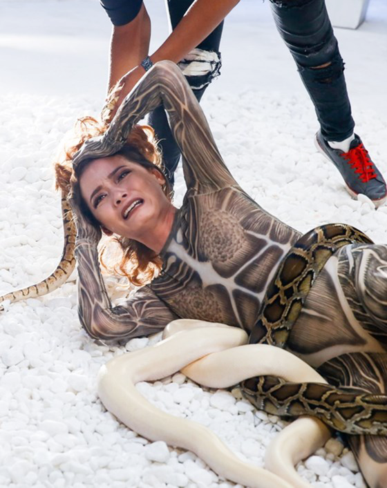 Vietnam's Next Top Model All Stars 2017 liên tục làm khó thí sinh bằng những thử thách “khắc nghiệt" ảnh 2