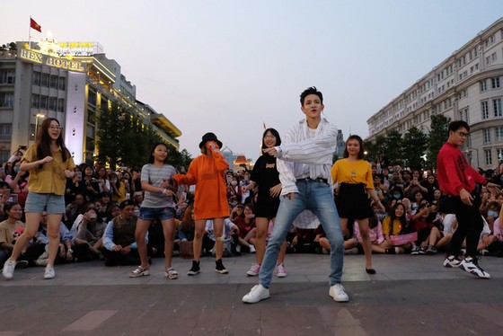 “Hoàng tử lai” Hàn Quốc Kim Samuel “mở hàng” Nhạc hội song ca mùa 2 ảnh 4