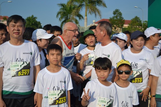 Sôi động Giải chạy bộ Mekong Delta Marathon ảnh 2