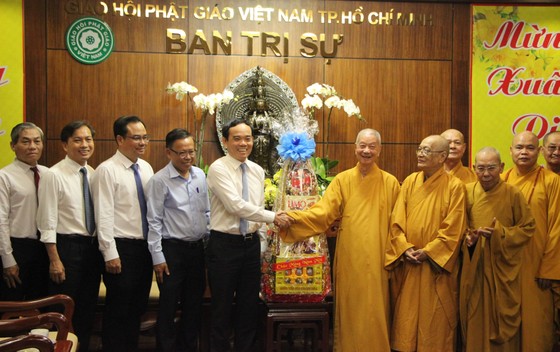 Lãnh đạo TPHCM thăm, chúc tết Ban Trị sự Giáo hội Phật giáo Việt Nam TPHCM và các hòa thượng ảnh 1