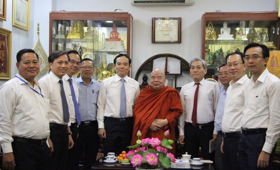 Lãnh đạo TPHCM thăm, chúc tết Ban Trị sự Giáo hội Phật giáo Việt Nam TPHCM và các hòa thượng ảnh 2