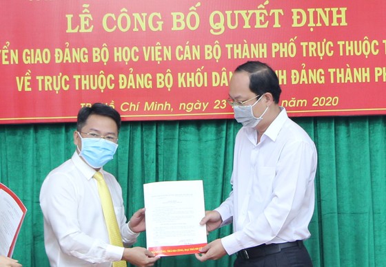 Chuyển giao Đảng bộ Học viện Cán bộ TP về Đảng bộ Khối Dân - Chính - Đảng ảnh 1