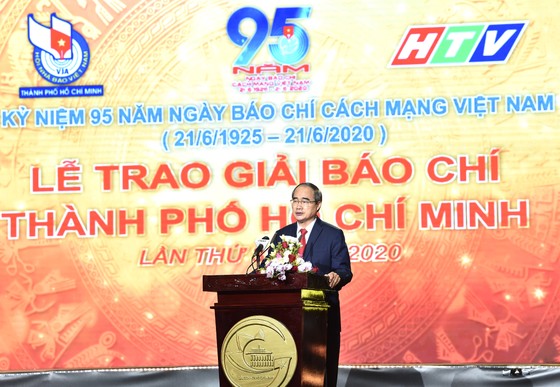 Bí thư Thành ủy TPHCM Nguyễn Thiện Nhân phát biểu tại Lễ trao giải Báo chí TPHCM lần thứ 38 - năm 2020. Ảnh: VIỆT DŨNG