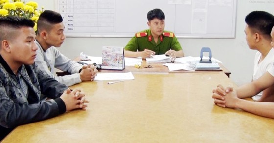 Mang dao, rựa... đến gia đình có đám tang để chém người ảnh 1
