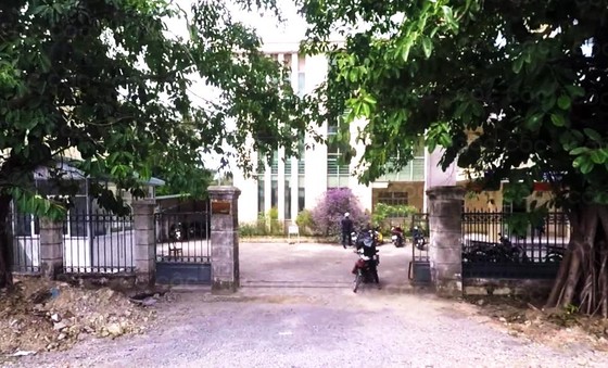 Trộm viếng chi cục thuế, rinh máy tính ảnh 1