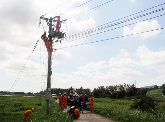 Một công nhân lắp đặt điện bị điện giật tử vong ảnh 1