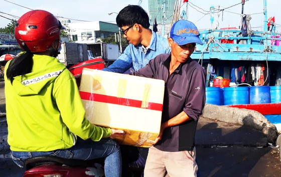 'Chở tết' ra đảo Cù Lao Xanh ảnh 2