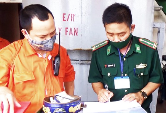 Đền bù 450 triệu đồng cho ngư dân tàu cá Phú Yên bị tông chìm ở biển Quy Nhơn ảnh 1
