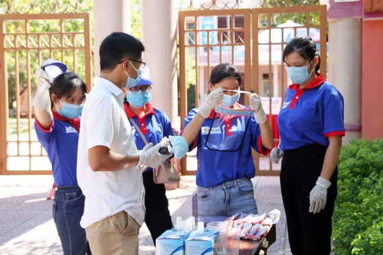 Thí sinh miền Trung thi tốt nghiệp THPT 'về đích' an toàn ảnh 13