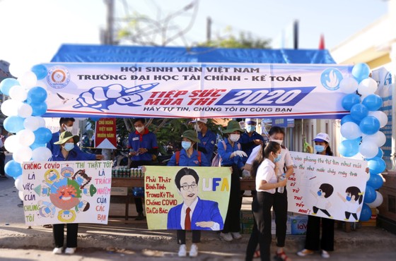 Thí sinh miền Trung thi tốt nghiệp THPT 'về đích' an toàn ảnh 12