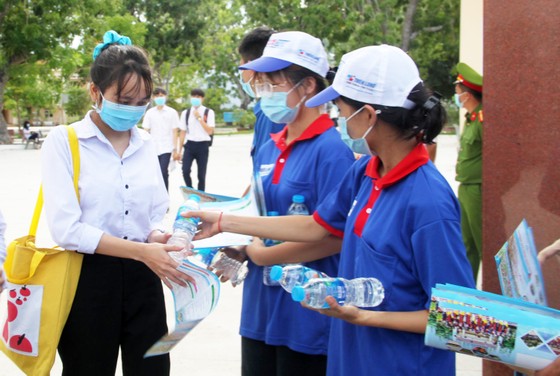 Thí sinh miền Trung thi tốt nghiệp THPT 'về đích' an toàn ảnh 8