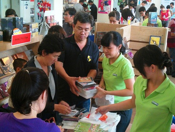 Cơ hội sỡ hữu đĩa hát có chữ ký ngôi sao ảnh 2