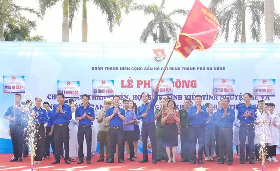 Hơn 5.000 người dân được khám bệnh, phát thuốc miễn phí ảnh 1