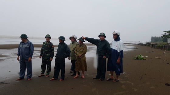 Vũng Tàu - Bến Tre mưa lớn, gió giật mạnh, Khánh Hòa - Ninh Thuận ngập lụt, đường sắt tê liệt ảnh 11