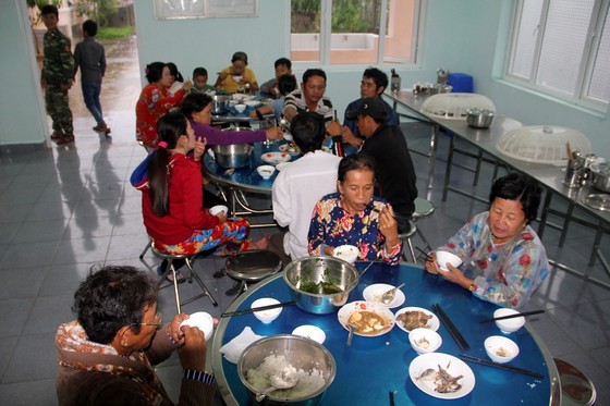 Vũng Tàu - Bến Tre mưa lớn, gió giật mạnh, Khánh Hòa - Ninh Thuận ngập lụt, đường sắt tê liệt ảnh 12