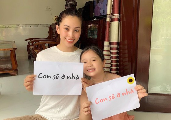 Tiểu Vy và nhiều hoa hậu, á hậu hưởng ứng chiến dịch “Con sẽ ở nhà ảnh 1