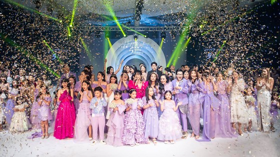 Lan Phương, Phương Oanh, Hương Ly xuất hiện trong show thời trang của NTK Thảo Nguyễn ảnh 1