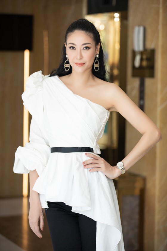 Hà Kiều Anh lần đầu chia sẻ lý do thi hoa hậu, tiết lộ mức cát-xê sau đăng quang ảnh 1