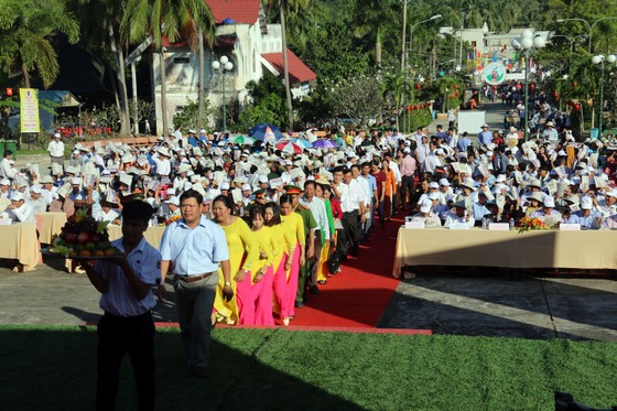 Dâng hương kỷ niệm 56 năm Ngày hy sinh nữ Anh hùng Phan Thị Ràng ảnh 2