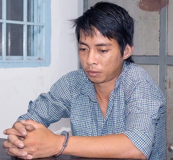 Giết chết anh ruột sau khi uống hết 1,5 lít rượu trắng ảnh 1