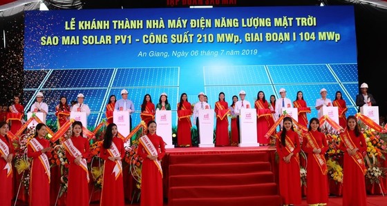 Khánh thành nhà máy điện mặt trời 3.000 tỷ đồng ở An Giang ảnh 1
