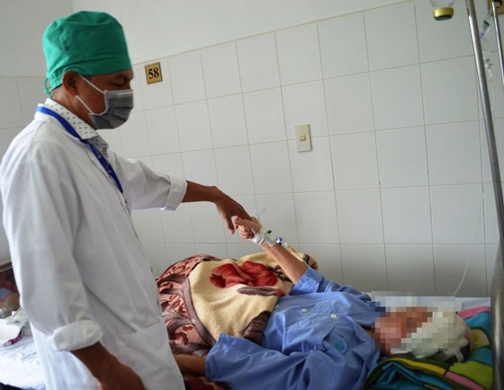 Cứu sống bệnh nhân bị u não to bằng quả trứng ảnh 2