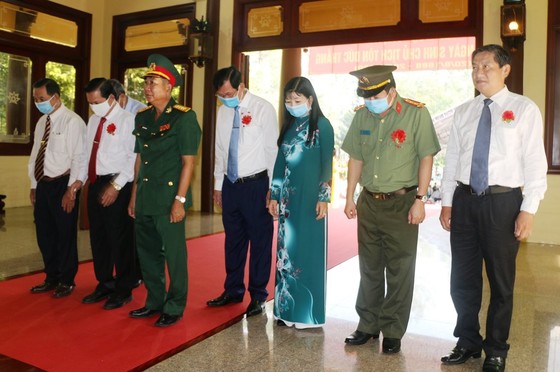 An Giang tổ chức kỷ niệm 132 năm Ngày sinh Chủ tịch Tôn Đức Thắng ảnh 2