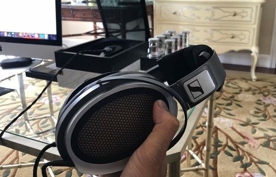 Tai nghe Sennheiser HE 1 có giá bán tầm 1,7 tỷ đồng ảnh 2
