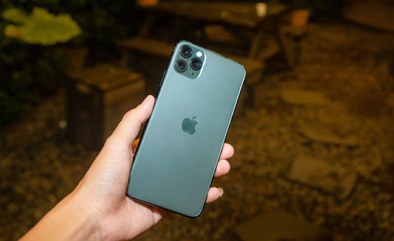 iPhone 11 Pro Max, Xs Max và Galaxy Note 10+ đồng loạt giảm giá đầu tháng 12 ảnh 1