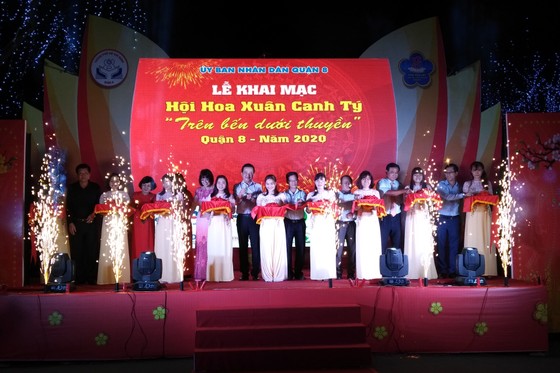 Gần 600 nhà vườn, nghệ nhân tham gia Hội hoa xuân “Trên bến dưới thuyền” ảnh 1