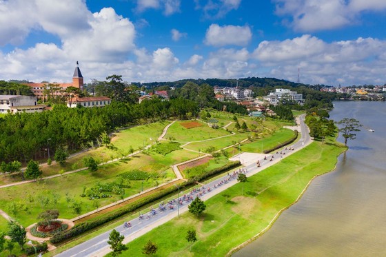 Nguyễn Tấn Hoài giành vị trí thứ 2 ở Cúp xe đạp Truyền hình TPHCM ảnh 1