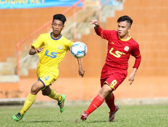 Chủ nhà thắng trận đầu tiên ảnh 1