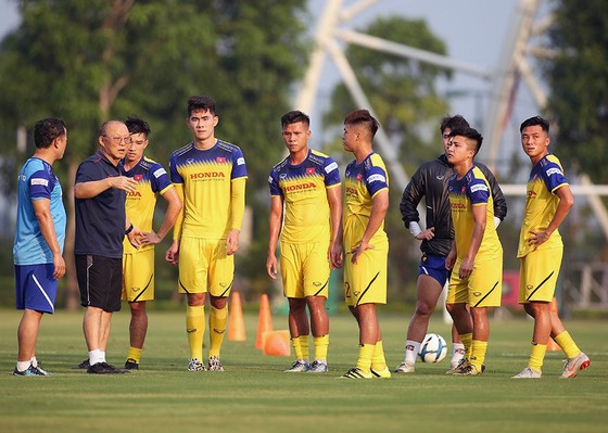 U22 Việt Nam thiếu trước hụt sau ở buổi hội quân ngày 12-8 ảnh 2