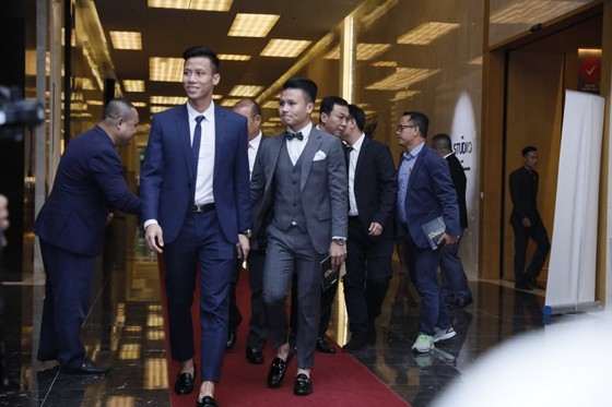 HLV Park Hang-seo và Quang Hải tỏa sáng ở AFF Awards Night 2019 ảnh 5