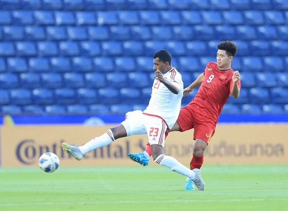 Vì sao Bùi Tiến Dũng bắt chính cho U23 Việt Nam ở trận gặp UAE? ảnh 2