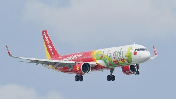 6 tháng đầu năm doanh thu quốc tế của Vietjet tăng 51%, doanh thu phụ trợ tăng 43% ảnh 1