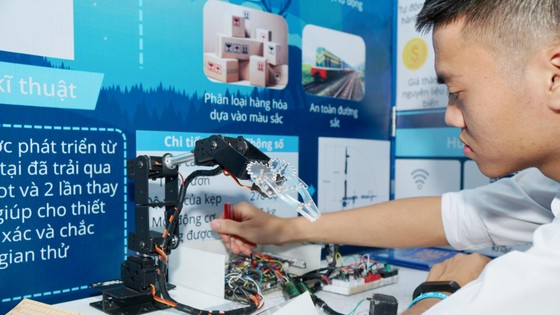 Khai mạc cuộc thi khoa học kỹ thuật cấp quốc gia khu vực phía Nam ảnh 2