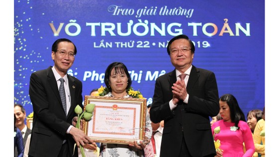 50 nhà giáo, cán bộ quản lý được trao tặng giải thưởng Võ Trường Toản lần thứ 22 năm 2019 ảnh 3
