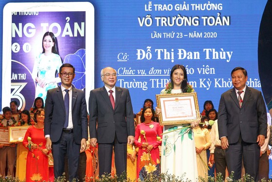 Giải thưởng Võ Trường Toản lần thứ 23 năm 2020 tôn vinh 50 nhà giáo tiêu biểu của TPHCM ảnh 3