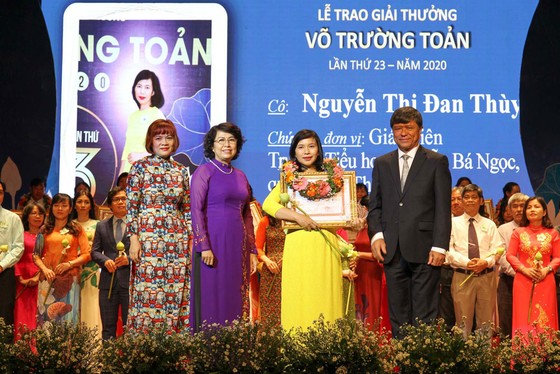 Giải thưởng Võ Trường Toản lần thứ 23 năm 2020 tôn vinh 50 nhà giáo tiêu biểu của TPHCM ảnh 4