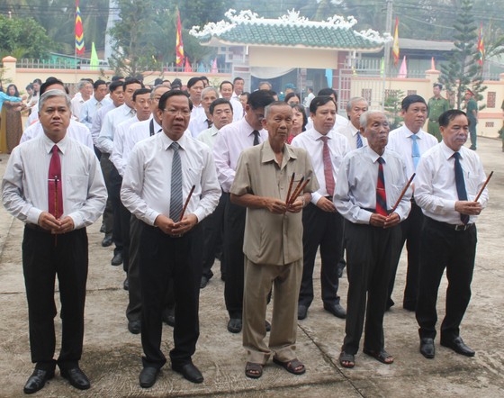 Kỷ niệm 110 năm ngày mất nhà thơ yêu nước Phan Văn Trị ảnh 1