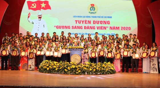 Tuyên dương 90 gương đảng viên cán bộ công đoàn cơ sở ảnh 2
